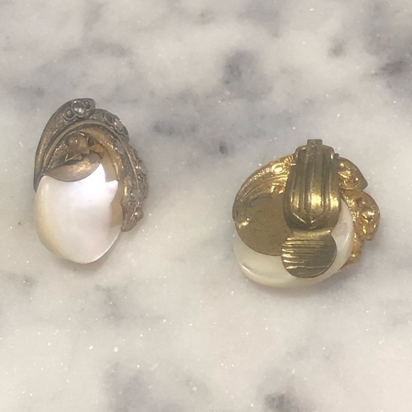 VTG 1940s Triad Mother of Pearl & Marcasite Clip On Earrings .4” - Picture 3 of 5